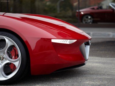 Alfa Romeo 2uettottanta Concept 2010 tote bag
