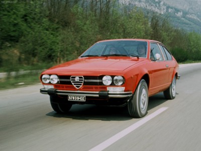 Alfa Romeo Alfetta GTV 2.0 1976 poster