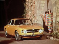 Alfa Romeo Giulia Coupe 1300 GT Junior 1966 hoodie #543007