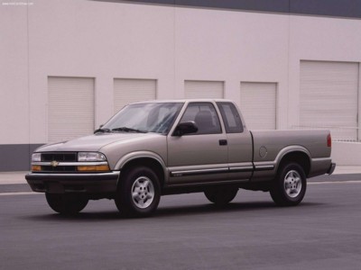 Chevrolet S-10 1999 Poster with Hanger