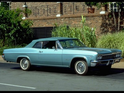 Chevrolet Impala Super Sport 1966 tote bag