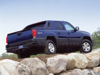 Chevrolet Avalanche 2002 Poster 545984