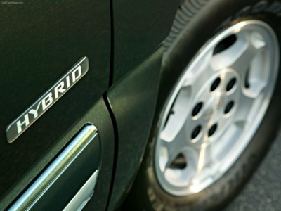Chevrolet Silverado Hybrid 2005 metal framed poster