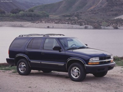 Chevrolet Blazer 2000 poster
