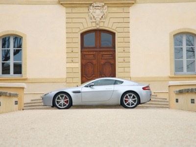 Aston Martin V8 Vantage 2007 poster