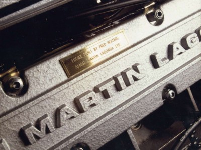 Aston Martin V8 Vantage 1977 tote bag