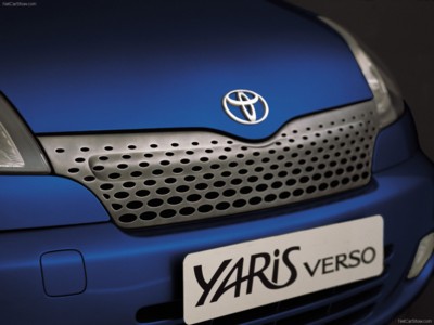 Toyota Yaris Verso 2000 poster