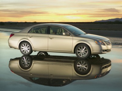 Toyota Avalon Limited 2006 Poster 552130