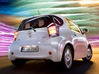 Toyota iQ 2009 Poster 553393