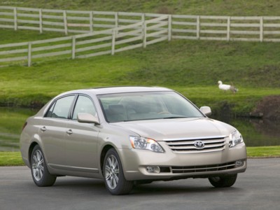 Toyota Avalon Limited 2006 Poster 553561