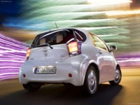 Toyota iQ 2009 Poster 553811