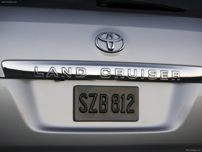 Toyota Land Cruiser 2008 Poster 554206