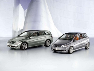 Mercedes-Benz Compact Sports Tourer Vision B Concept 2004 metal framed poster
