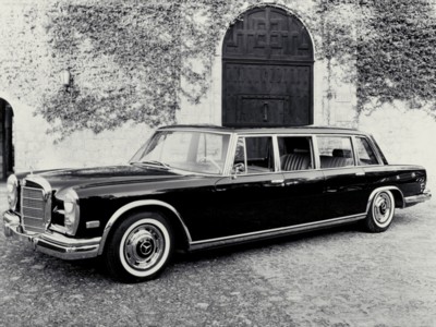 Mercedes-Benz 600 Pullman Limousine 1964 metal framed poster