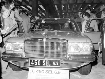 Mercedes-Benz 450 SEL 6.9 1975 tote bag