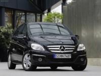 Mercedes-Benz B-Class 2009 Poster 555472