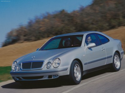 Mercedes-Benz CLK320 Coupe 1999 Poster 555845