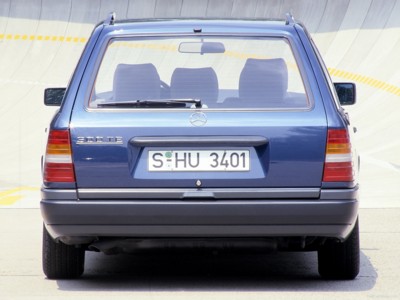 Mercedes-Benz E-Class Estate 1988 tote bag