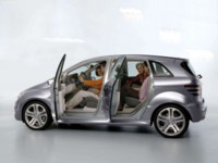 Mercedes-Benz Compact Sports Tourer Vision B Concept 2004 Poster 556687