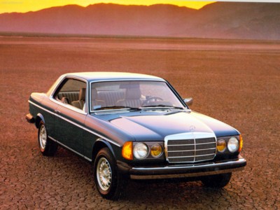 Mercedes-Benz 300CD Turbodiesel 1985 pillow