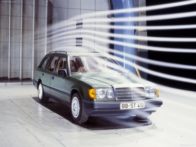 Mercedes-Benz E-Class Estate 1988 Poster 559669