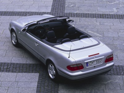 Mercedes-Benz CLK Cabriolet 1998 Poster 561067