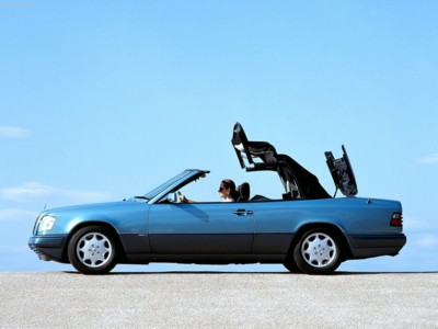 Mercedes-Benz E-Class Cabriolet 1991 puzzle 561207