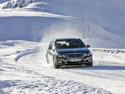 Mercedes-Benz E-Class 4Matic 2010 Poster 562177