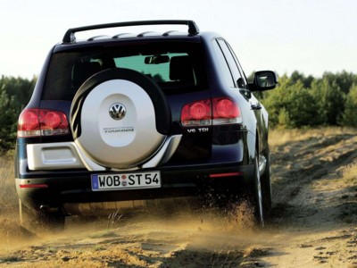 Volkswagen Touareg V6 TDI with Exclusive Equipment 2005 canvas poster