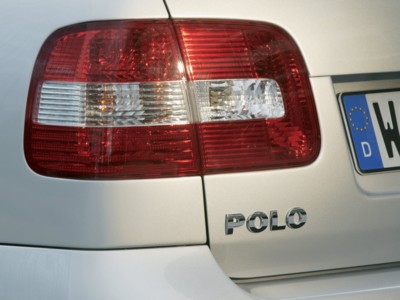 Volkswagen Polo Sedan 2003 pillow