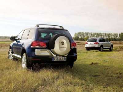 Volkswagen Touareg V6 TDI with Exclusive Equipment 2005 tote bag