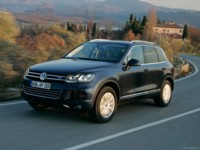 Volkswagen Touareg 2011 Poster 570666