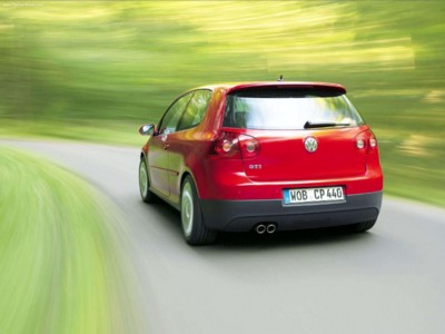 Volkswagen Golf GTI 3door 2004 Poster 572915