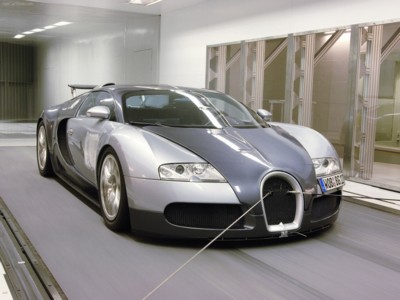 Bugatti Veyron 2005 Poster 575908