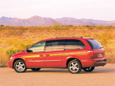 Dodge Grand Caravan ES 2001 metal framed poster