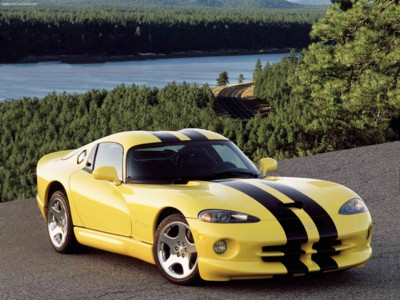 Dodge Viper GTS Coupe 2001 Poster 577357