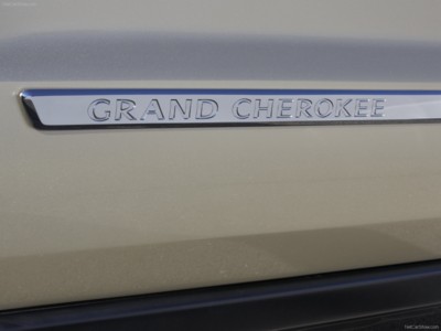 Jeep Grand Cherokee 2011 Poster 578956
