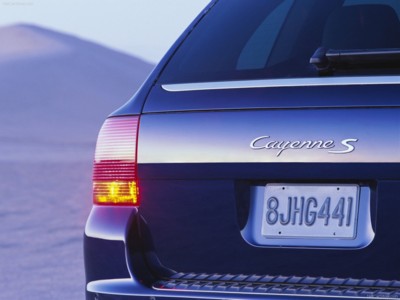 Porsche Cayenne S 2004 poster