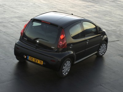 Peugeot 107 2005 puzzle 584347