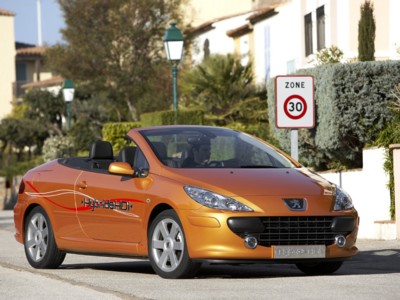 Peugeot 307 CC Hybride HDi Concept 2006 poster