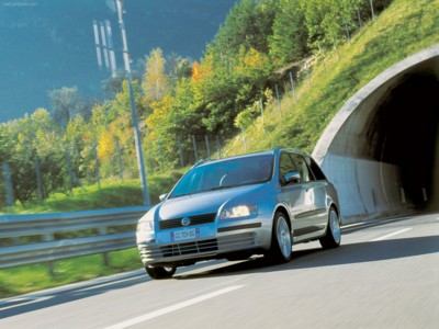 Fiat Stilo Multi Wagon Dynamic 2002 Poster with Hanger