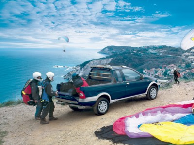 Fiat Strada Malibu 2004 canvas poster