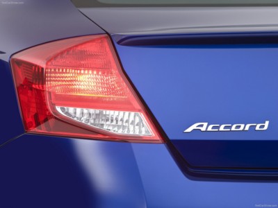 Honda Accord Coupe 2011 puzzle 599863