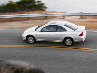 Honda Civic Coupe 2003 puzzle 600682