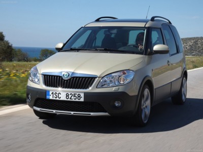 Skoda Roomster Scout 2011 canvas poster