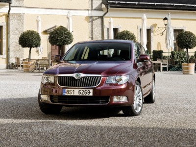 Skoda Superb 2009 Poster 605199