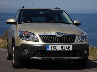 Skoda Fabia Scout 2011 puzzle 605458