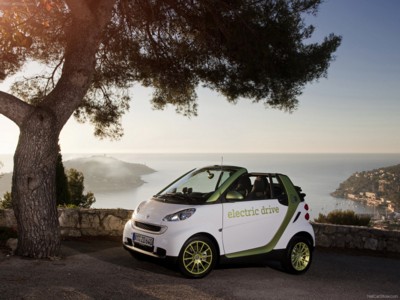 Smart fortwo electric drive 2010 poster