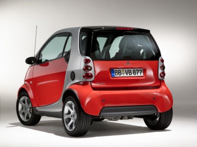 Smart fortwo coupe 2005 canvas poster