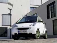 Smart fortwo electric drive 2010 Poster 608205